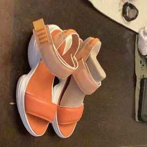 Sorel stride sandals